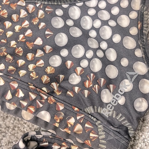 Sports Bra + Leggings - Picture 4 of 5